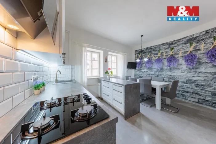 Prodej rodinného domu, Cheb, Kostelní náměstí, 148 m2