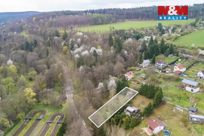 Prodej zahrady, Plasy, 860 m2