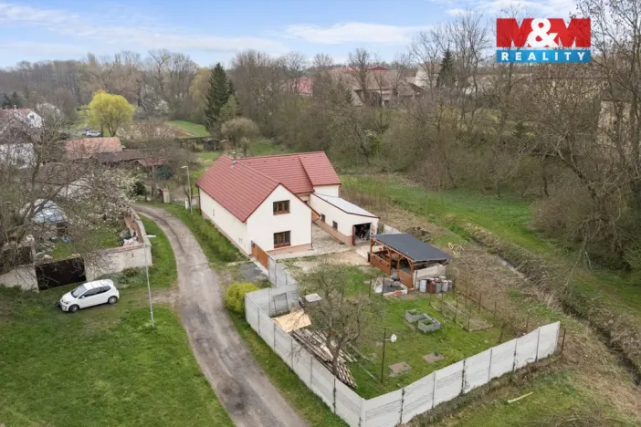 Prodej rodinného domu, Peruc - Černochov, 288 m2