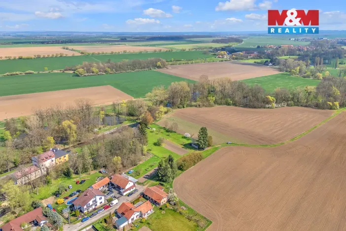 Prodej pozemku, Hrochův Týnec - Blížňovice, 2680 m2