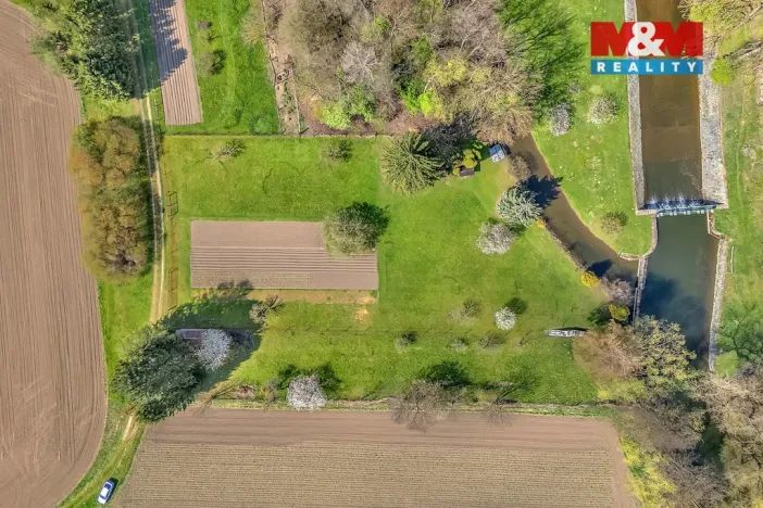 Prodej pozemku, Hrochův Týnec - Blížňovice, 2680 m2