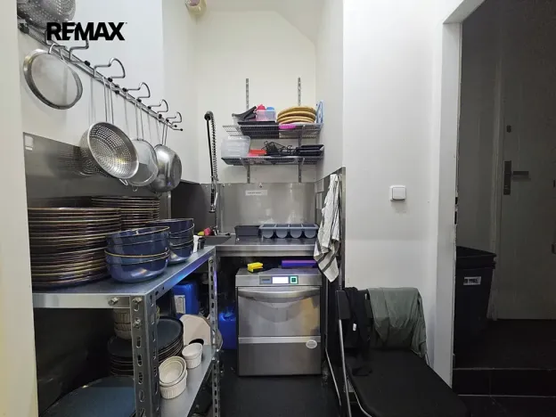 Pronájem restaurace, Praha - Vršovice, Kodaňská, 141 m2