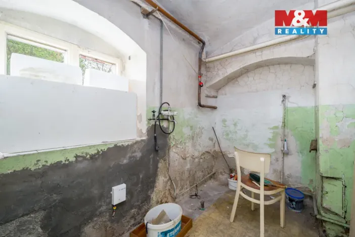 Prodej rodinného domu, Hostomice, Školní náměstí, 150 m2