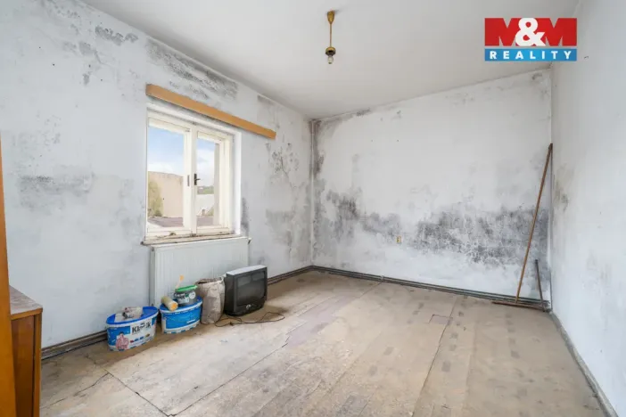 Prodej rodinného domu, Hostomice, Školní náměstí, 150 m2