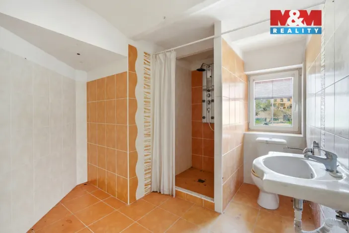 Prodej rodinného domu, Mikulášovice, 180 m2