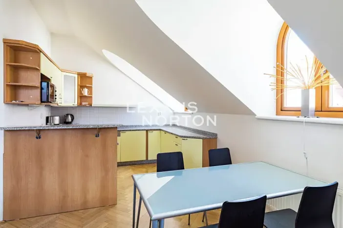 Pronájem bytu 3+kk, Praha - Malá Strana, Vlašská, 75 m2