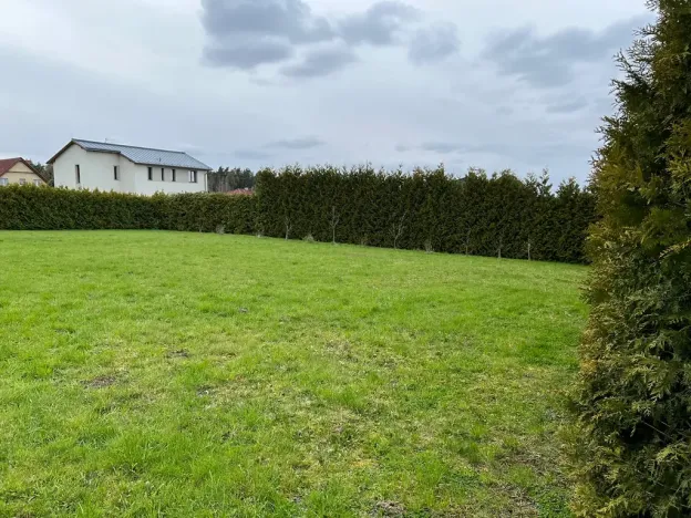 Pronájem zahrady, Svojetice, Příčná, 1033 m2