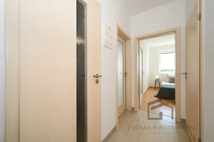 Pronájem bytu 2+kk, Praha - Kbely, Toužimská, 47 m2