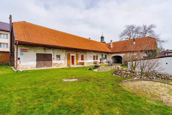 Prodej rodinného domu, Chrášťany, 560 m2