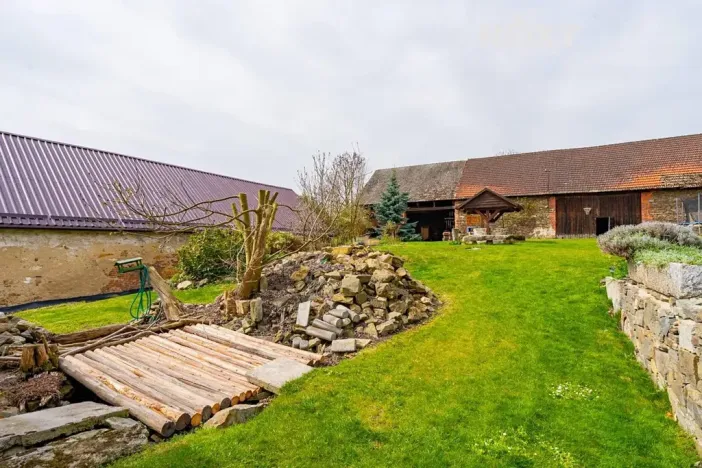 Prodej rodinného domu, Chrášťany, 560 m2