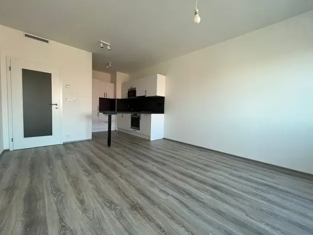 Pronájem bytu 2+kk, Praha - Modřany, Komořanská, 50 m2