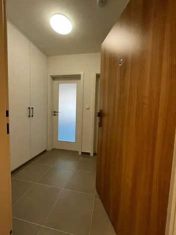 Pronájem bytu 2+kk, Praha - Modřany, Komořanská, 50 m2