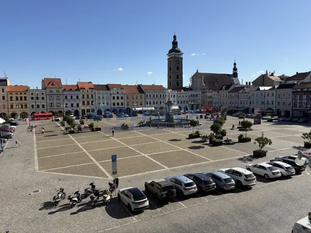 Pronájem kanceláře, České Budějovice, nám. Přemysla Otakara II., 90 m2