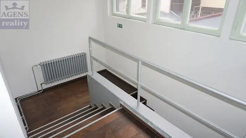 Pronájem kanceláře, Praha - Holešovice, Dobrovského, 362 m2