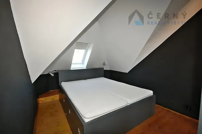 Pronájem bytu 2+kk, Liberec, Zborovská, 70 m2