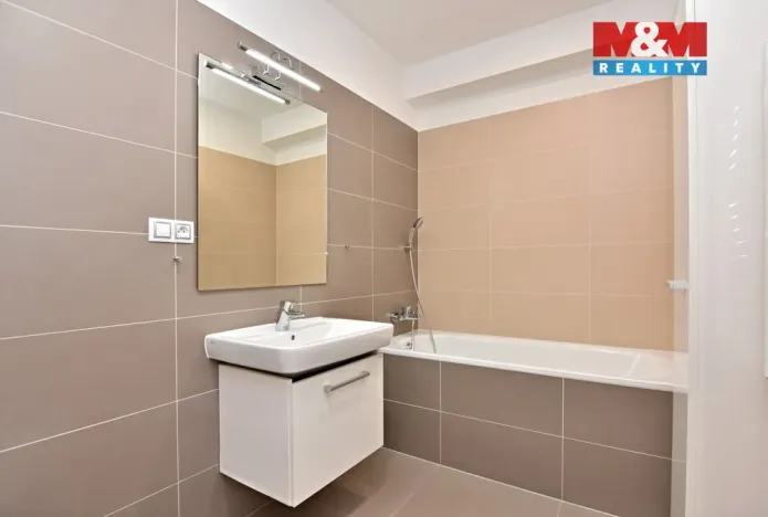 Pronájem bytu 1+kk, Mladá Boleslav, náměstí Republiky, 35 m2