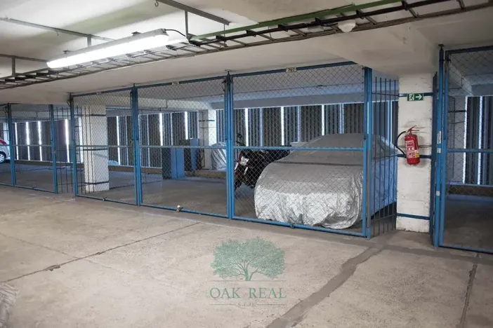 Pronájem garážového stání, Praha - Podolí, Milevská, 14 m2