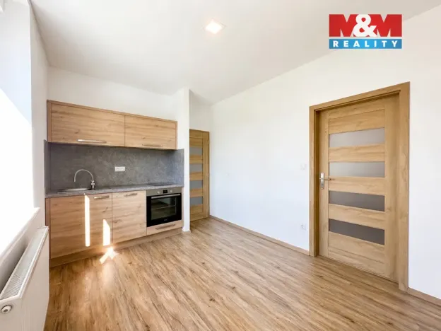 Pronájem bytu 1+1, Poděbrady, Palachova, 35 m2