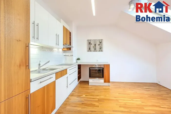 Pronájem bytu 2+1, Praha - Zbraslav, Jaromíra Vejvody, 75 m2