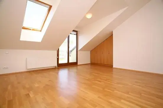 Pronájem kanceláře, Praha - Smíchov, Štefánikova, 168 m2