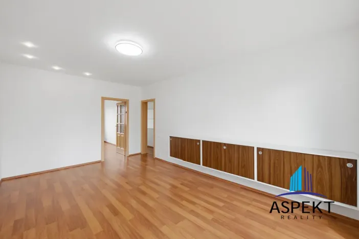 Prodej bytu 2+1, Praha - Malešice, Káranská, 53 m2