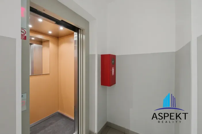 Prodej bytu 2+1, Praha - Malešice, Káranská, 53 m2