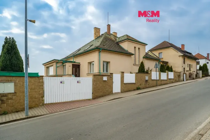 Prodej rodinného domu, Dobrovice, Komenského, 431 m2