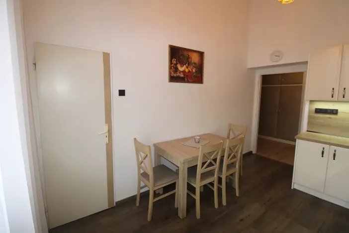 Prodej bytu 3+1, Karlovy Vary, nábřeží Jana Palacha, 77 m2