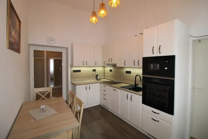 Prodej bytu 3+1, Karlovy Vary, nábřeží Jana Palacha, 77 m2