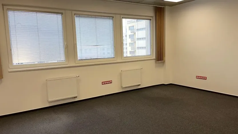 Pronájem kanceláře, Pardubice, Bělehradská, 32 m2