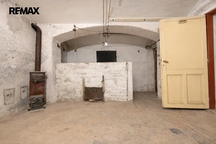 Prodej obchodního prostoru, Kolín - Kolín V, Ovčárecká, 554 m2