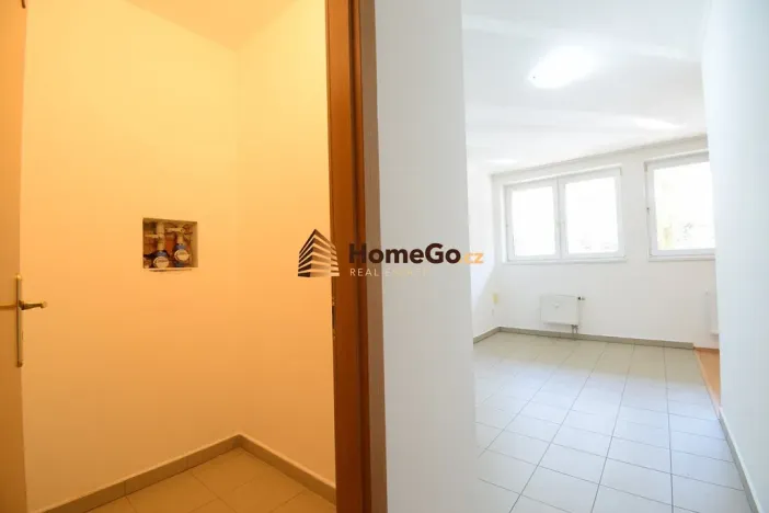 Pronájem bytu 1+kk, Praha - Troja, K Haltýři, 52 m2