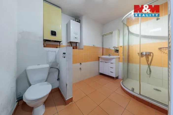 Prodej bytu 3+1, Karlovy Vary - Dvory, Lipová, 62 m2