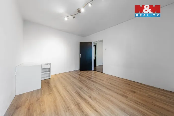 Prodej bytu 3+1, Karlovy Vary - Dvory, Lipová, 62 m2