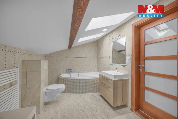 Prodej rodinného domu, Sulice - Želivec, Hlavní, 374 m2