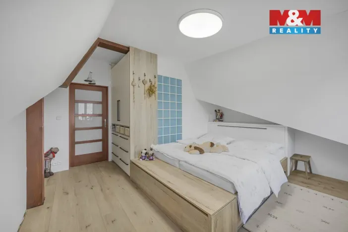 Prodej rodinného domu, Sulice - Želivec, Hlavní, 374 m2