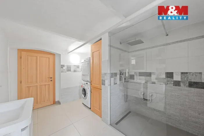 Prodej rodinného domu, Bynovec, 164 m2