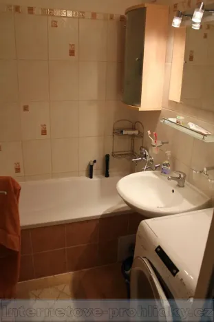 Pronájem pokoje, Brno, Svážná, 15 m2