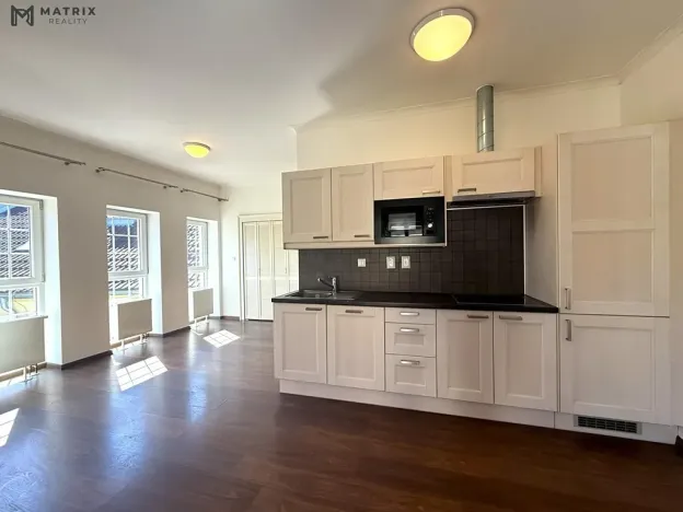 Pronájem bytu 1+kk, Praha - Libeň, Zenklova, 77 m2