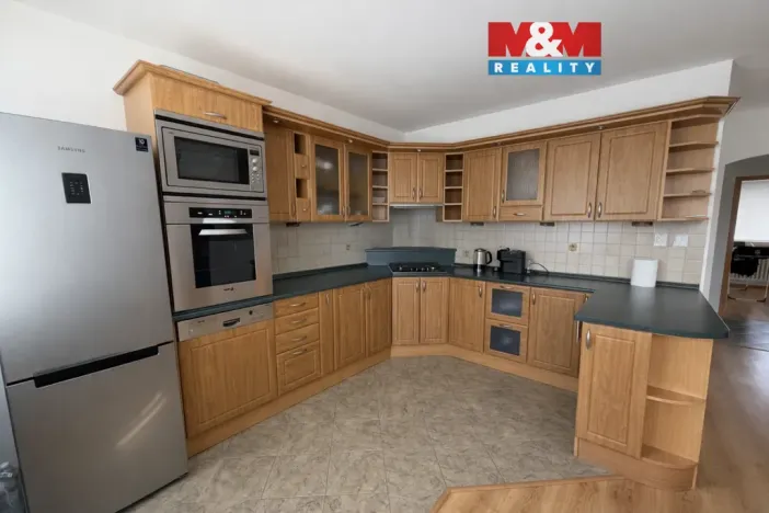 Pronájem bytu 2+1, Louny, Školní, 63 m2