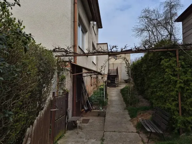 Prodej podílu rodinného domu, Lány, Školní, 234 m2