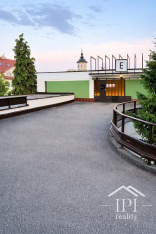 Pronájem garáže, Praha - Libeň, U Slovanky, 18 m2