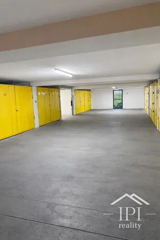 Pronájem garáže, Praha - Libeň, U Slovanky, 18 m2