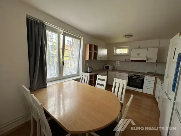 Pronájem rodinného domu, Zádveřice-Raková, 230 m2