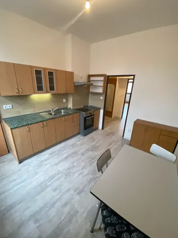 Pronájem bytu 3+1, Praha - Radotín, Horymírovo náměstí, 94 m2