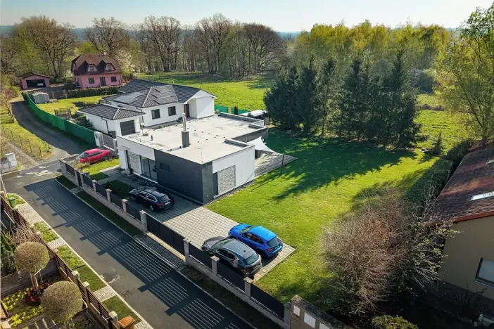 Prodej rodinného domu, Kamenice, Topasová, 130 m2