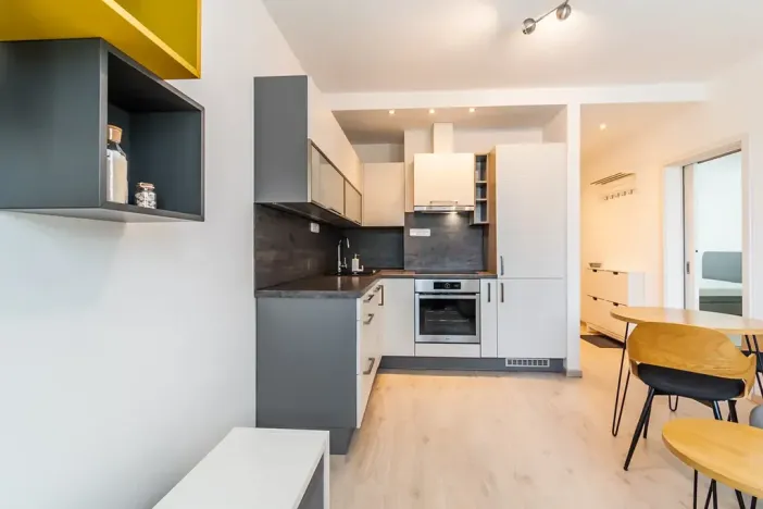 Pronájem bytu 2+kk, Praha - Kamýk, Zárubova, 39 m2