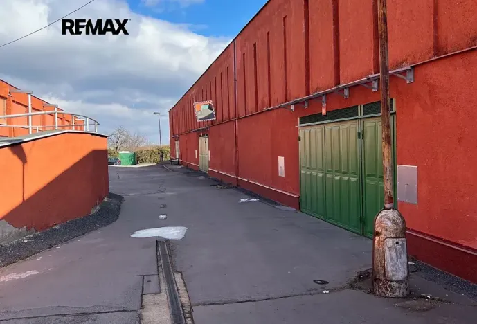 Pronájem garáže, Kladno, Bellevue, 17 m2