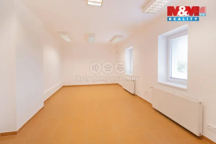 Pronájem skladu, Chuderov, 1187 m2