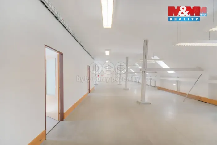 Pronájem skladu, Chuderov, 1187 m2